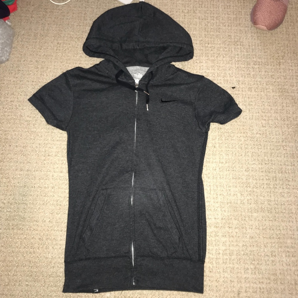 DARK GRAY NIKE SHIRT SLEEVED JACKET